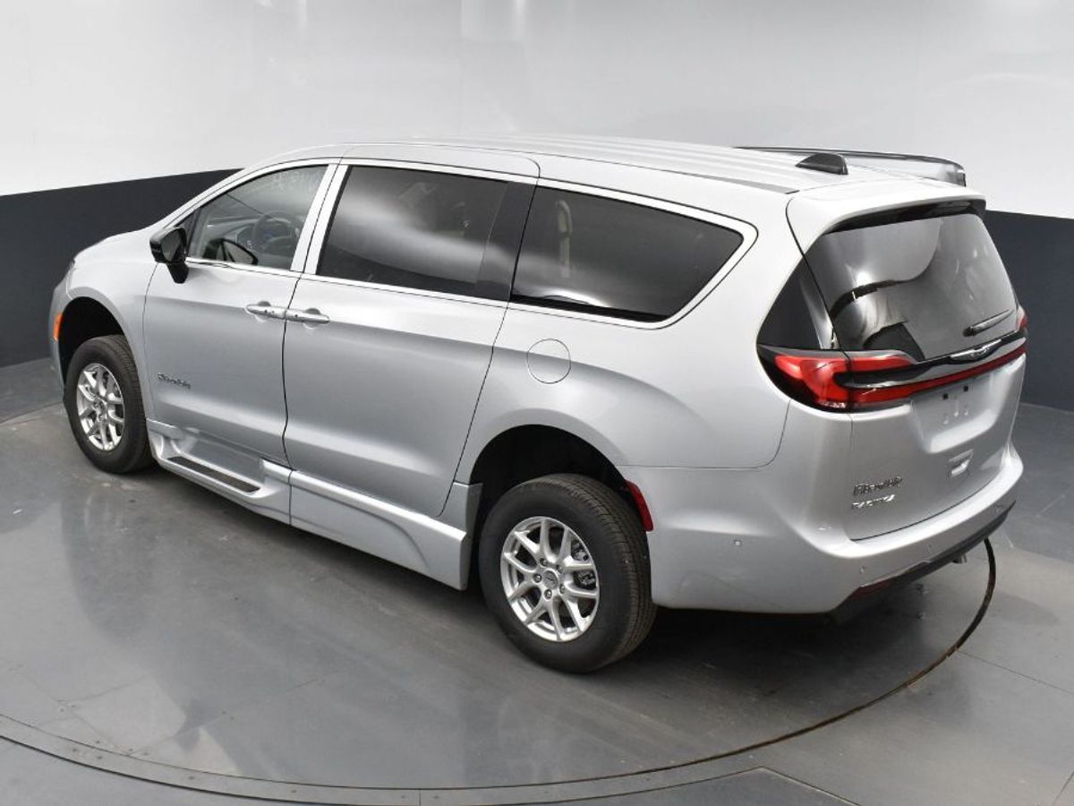 2024 CHRYSLER PACIFICA - Image 16
