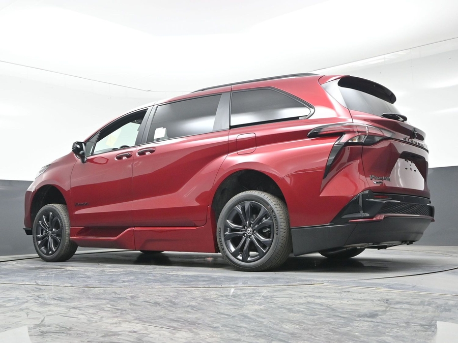 New 2026 Toyota Sienna Hybrid XSE Sport - BraunAbility Side Entry Entry Fold Out Automatic Ramp