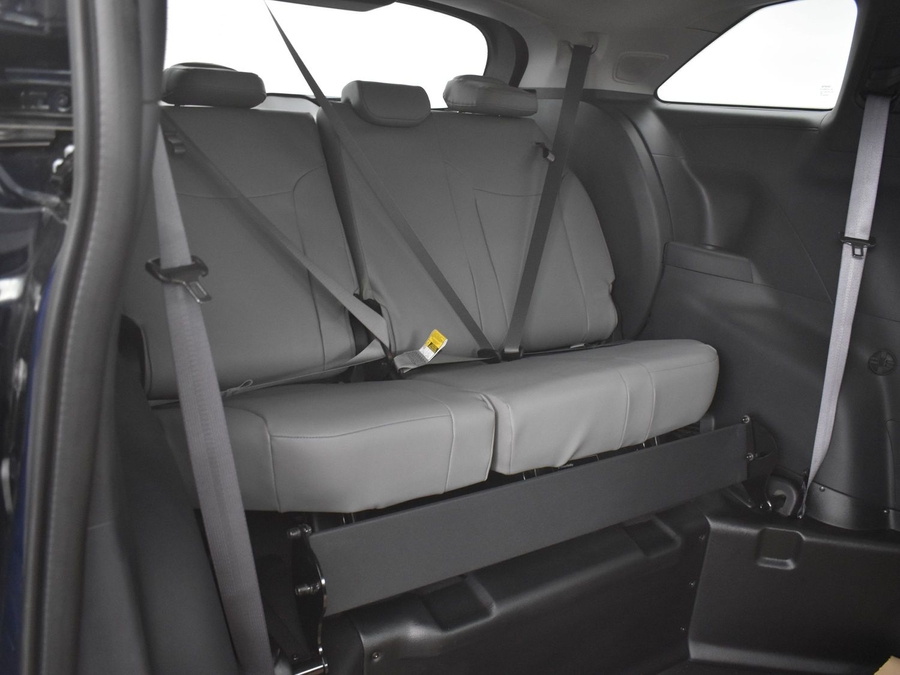 New 2025 Toyota Sienna Hybrid XLE Plus - BraunAbility Side Entry Entry In Floor Automatic Ramp