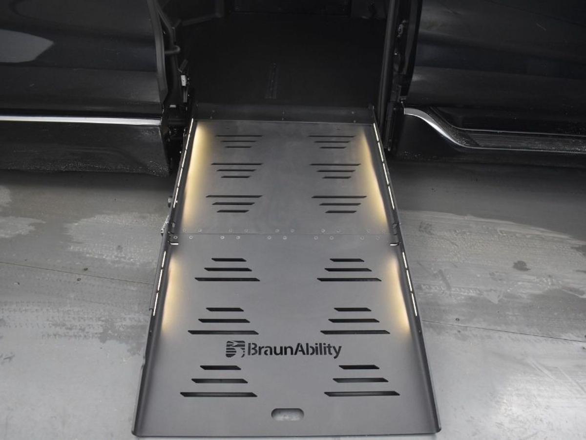 2025 TOYOTA SIENNA - Image 23