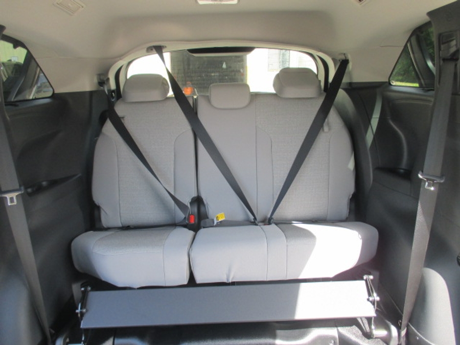 Black Toyota Sienna image number 36