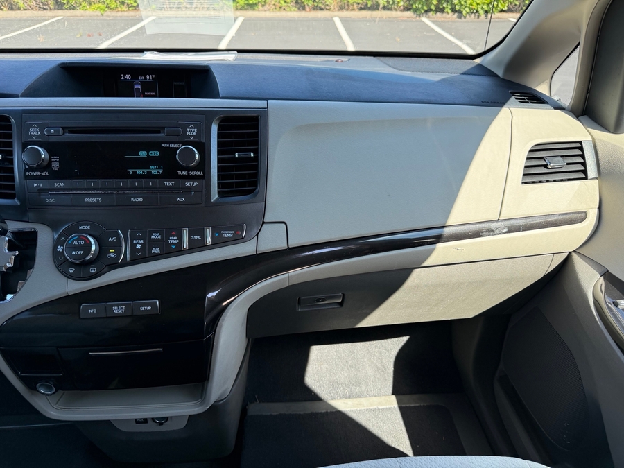 Used 2013 Toyota Sienna LE - VMI Side Entry Entry In Floor Manual Ramp