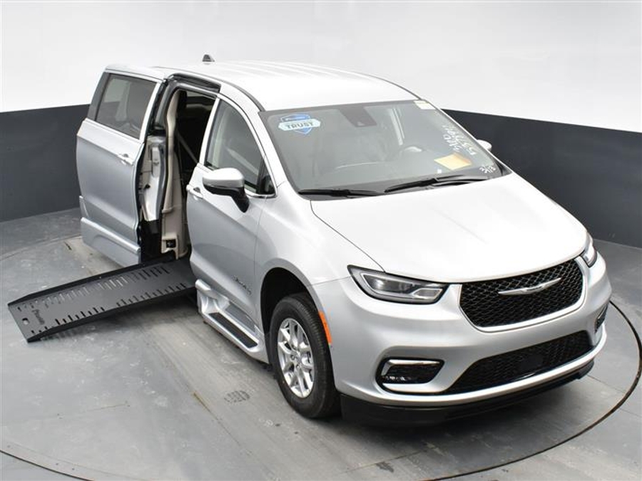 Used 2024 Chrysler Voyager LX - BraunAbility Side Entry Entry Fold Out Automatic Ramp