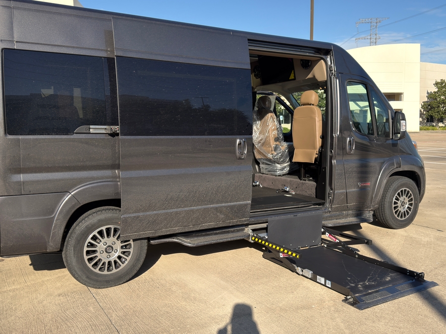 New 2025 Ram ProMaster 2500 159" WB HR -  Side Entry Entry Lift Automatic Ramp
