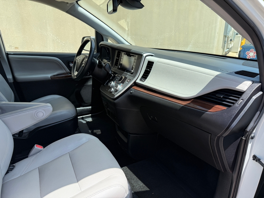 Used 2020 Toyota Sienna Limited - VMI Side Entry In Floor Automatic Ramp