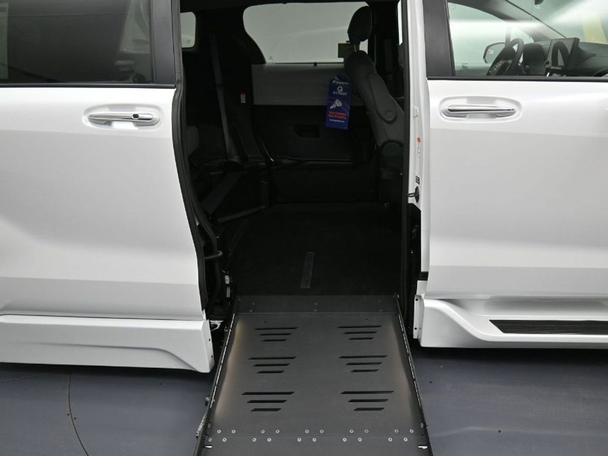 2025 TOYOTA SIENNA - Image 12