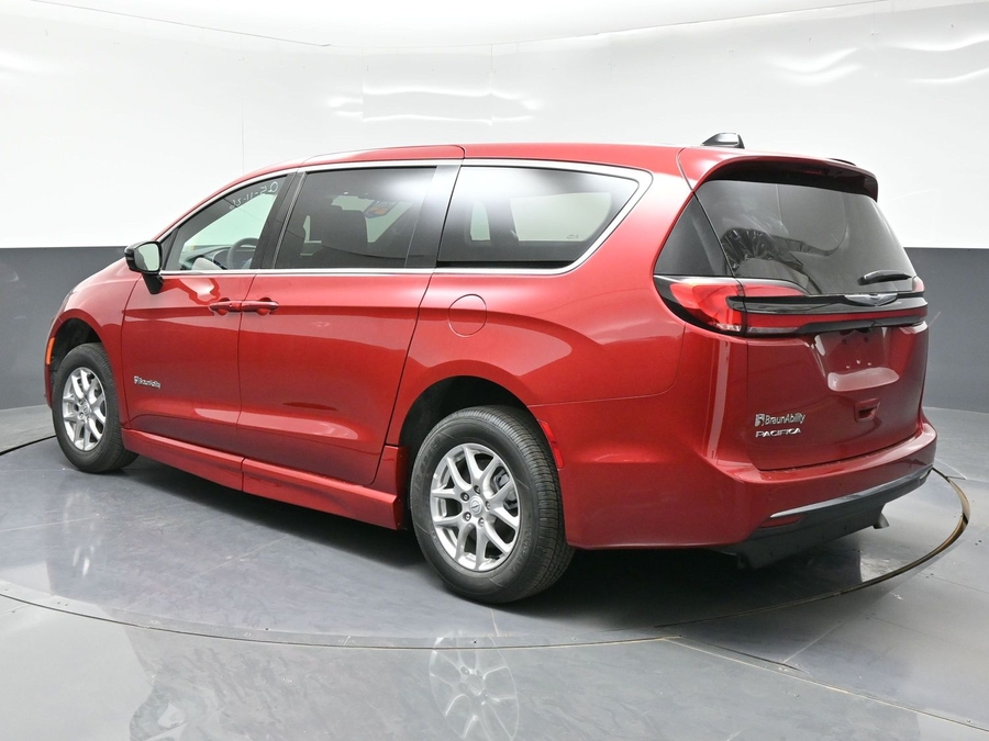 2026 Chrysler Pacifica's photo