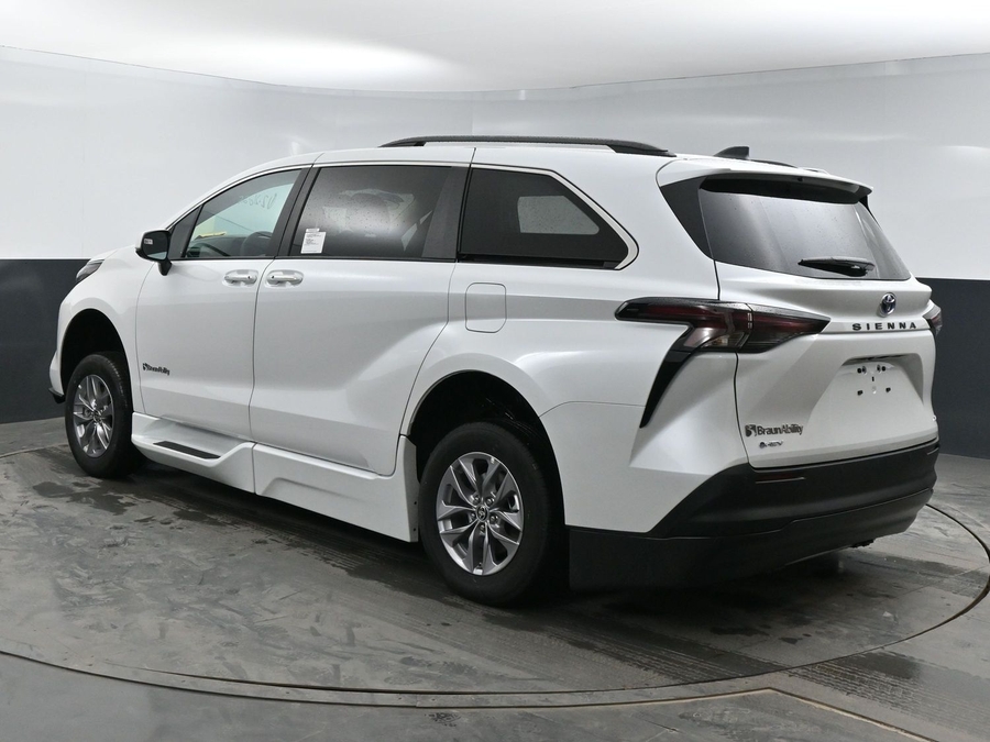 New 2025 Toyota Sienna Hybrid XLE Plus - BraunAbility Side Entry Entry Fold Out Automatic Ramp