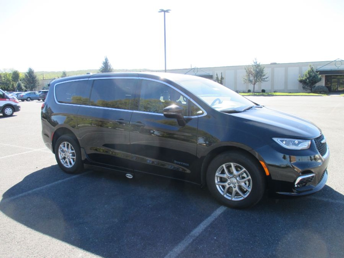 2026 CHRYSLER PACIFICA - Image 8