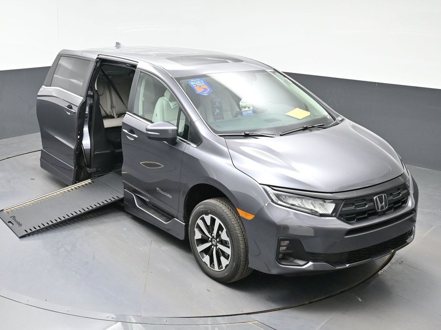 Grey Honda Odyssey image number 19