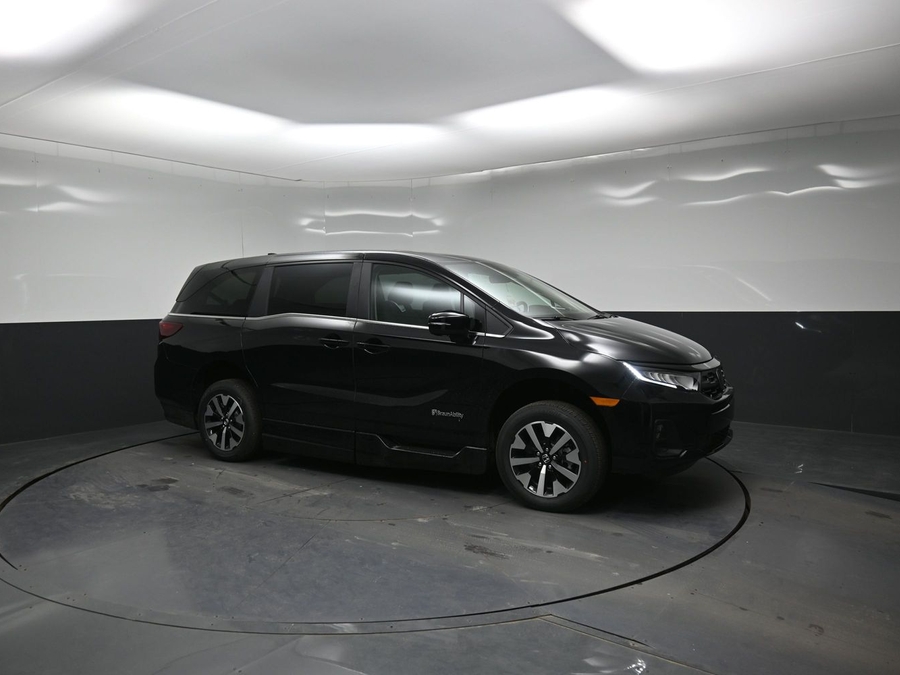 Black Honda Odyssey image number 8
