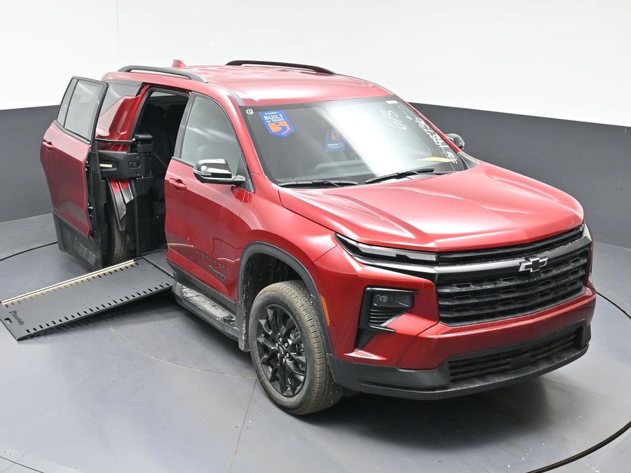 New 2026 Chevrolet Traverse 1LT Midnight Edition - BraunAbility Side Entry In Floor Automatic Ramp