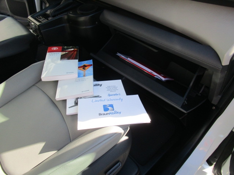 Used 2022 Toyota Sienna Hybrid XLE Base - BraunAbility Side Entry Entry Fold Out Automatic Ramp