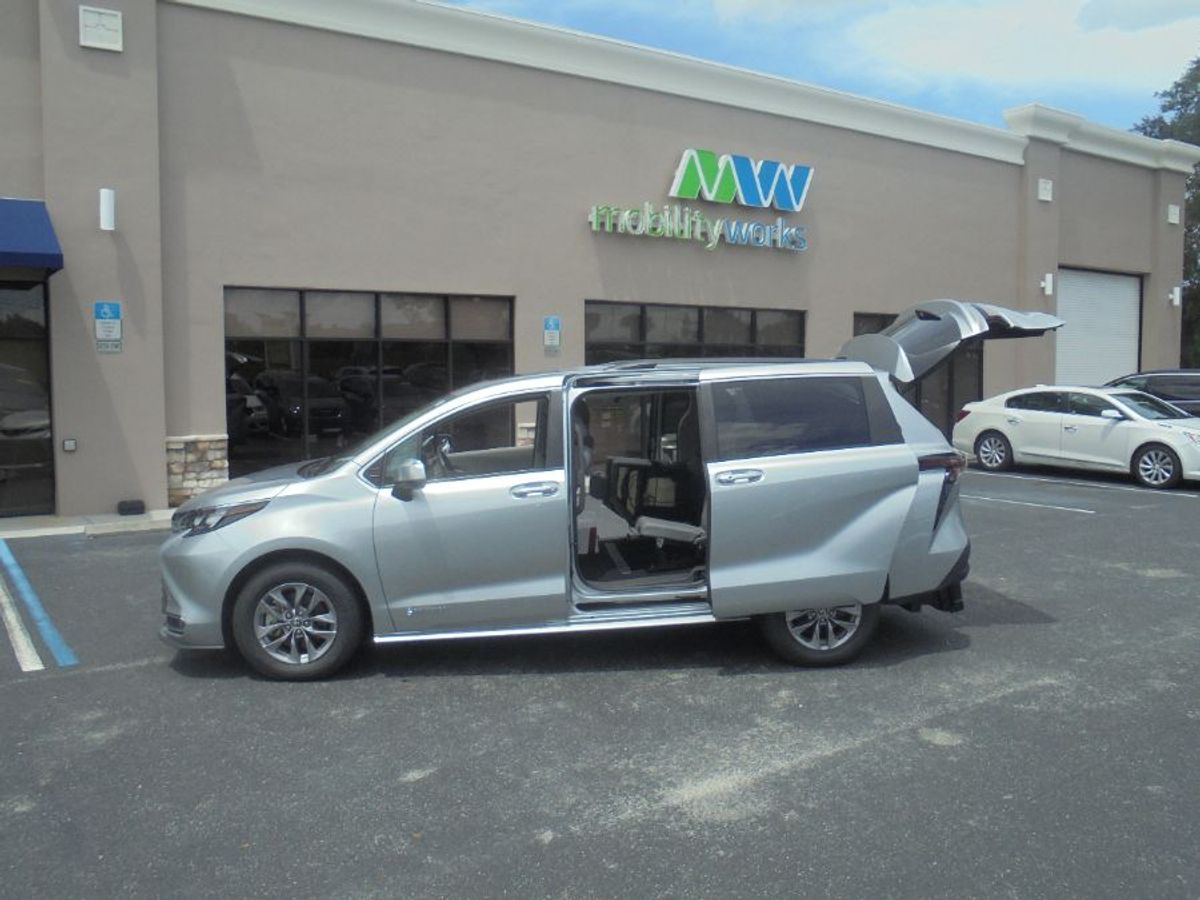 2024 TOYOTA SIENNA - Image 15