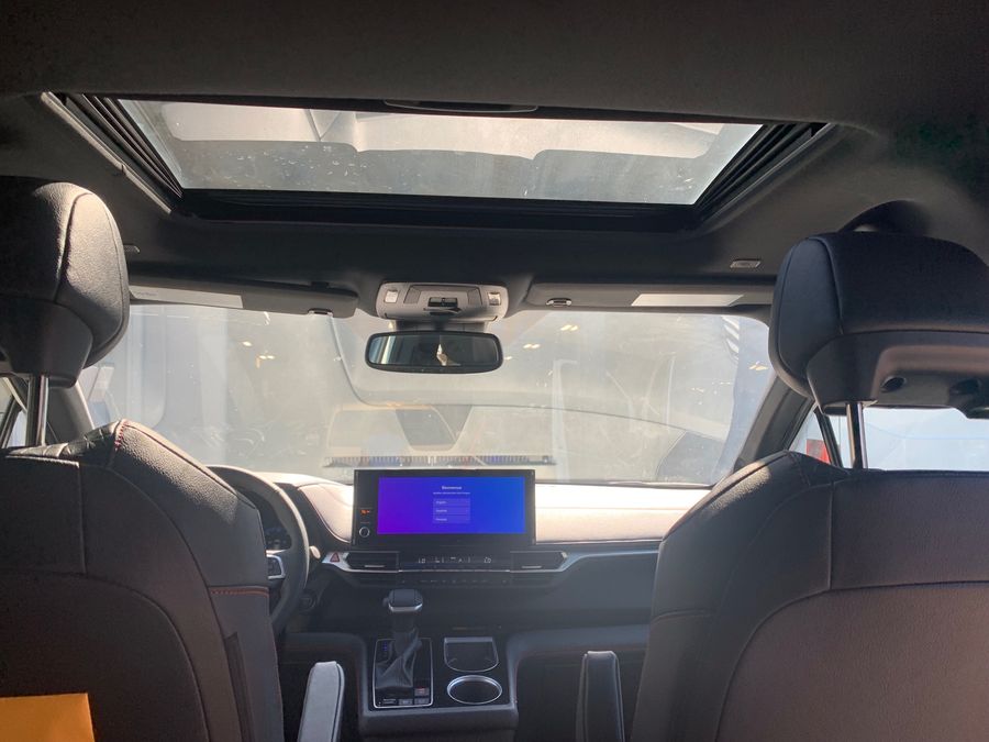New 2025 Toyota Sienna Hybrid XLE Plus - VMI Side Entry Entry In Floor Automatic Ramp