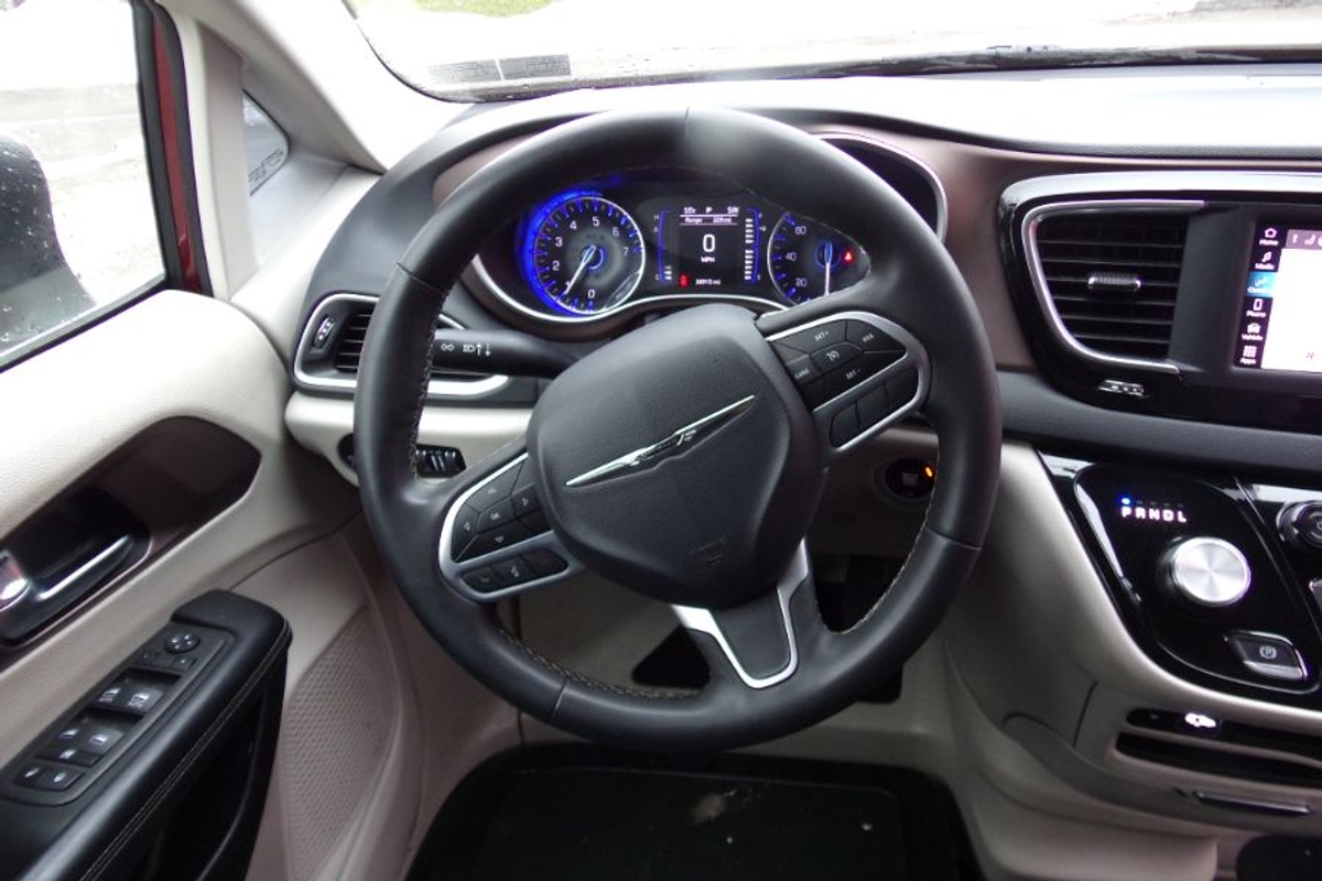 2023 CHRYSLER VOYAGER - Image 12