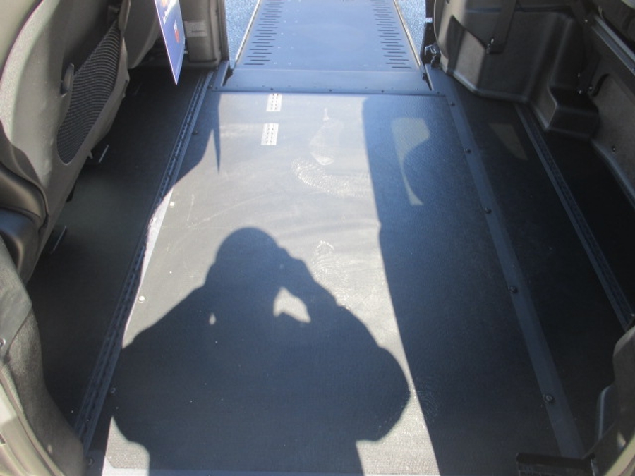 Black Chrysler Pacifica image number 6