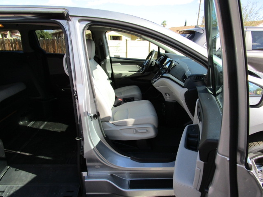 Used 2019 Honda Odyssey EX-L - BraunAbility Side Entry Entry In Floor Automatic Ramp