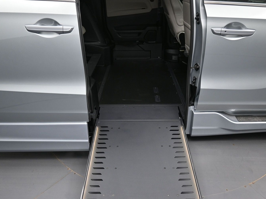 New 2026 Honda Odyssey EX-L - BraunAbility Side Entry Entry In Floor Automatic Ramp