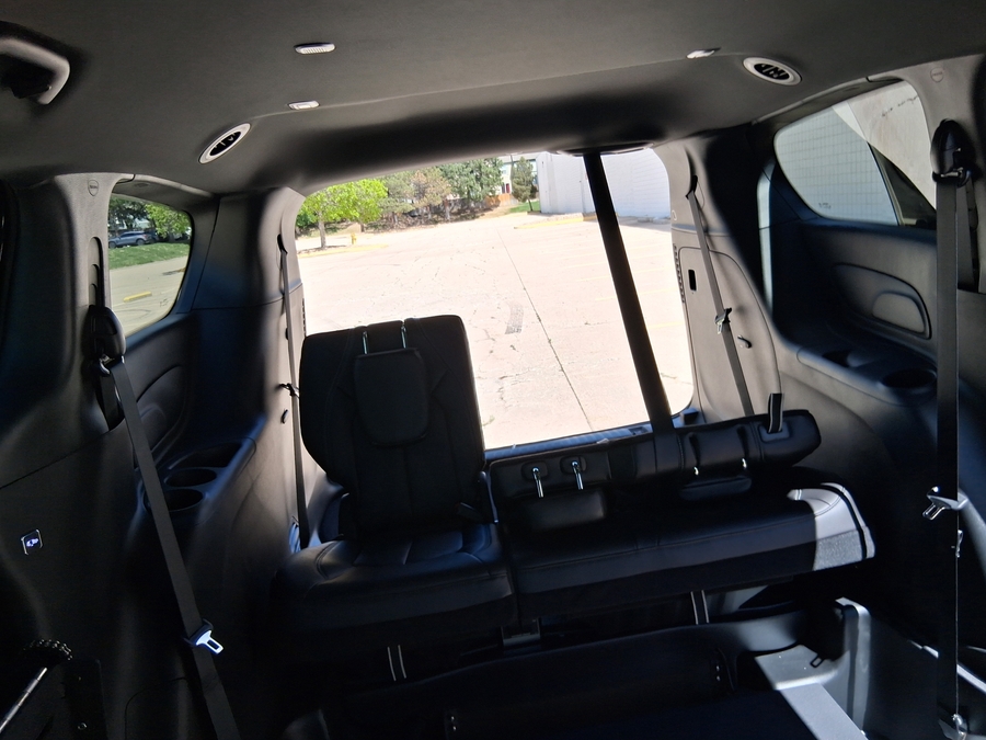 Número de imagen Chrysler Pacifica negro 10