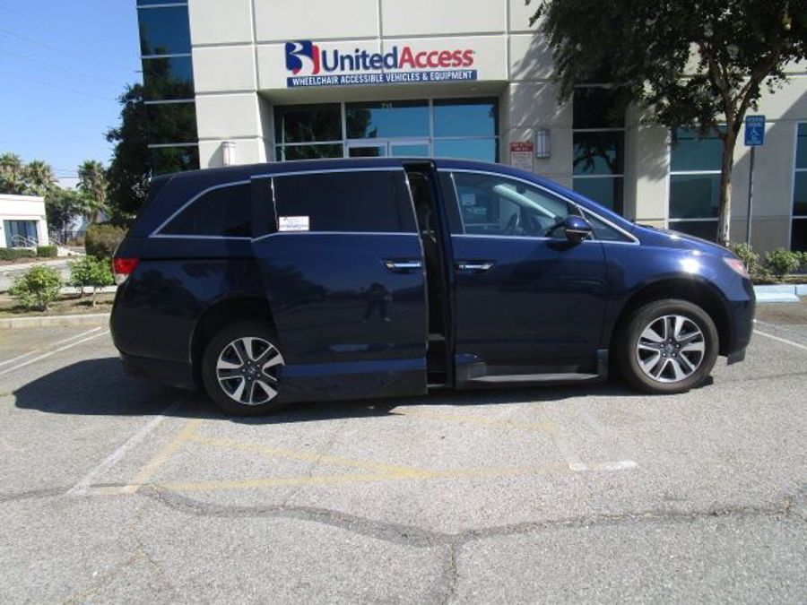 Used 2016 Honda Odyssey Touring - VMI Side Entry Entry In Floor Automatic Ramp