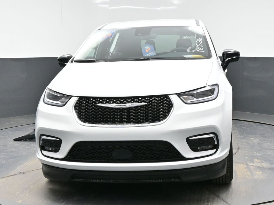 New 2026 Chrysler Pacifica Select Safety - BraunAbility Side Entry Entry Fold Out Automatic Ramp