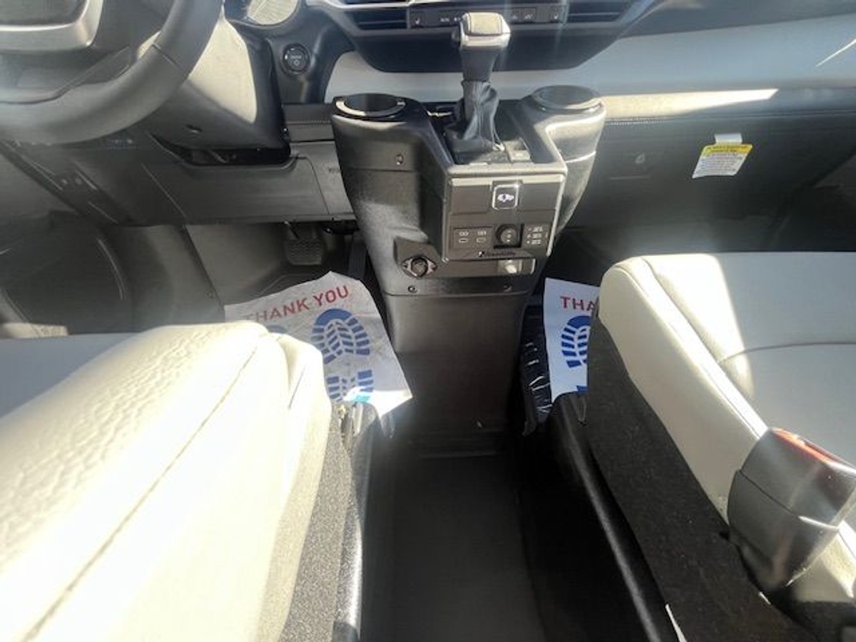 2025 TOYOTA SIENNA - Image 12