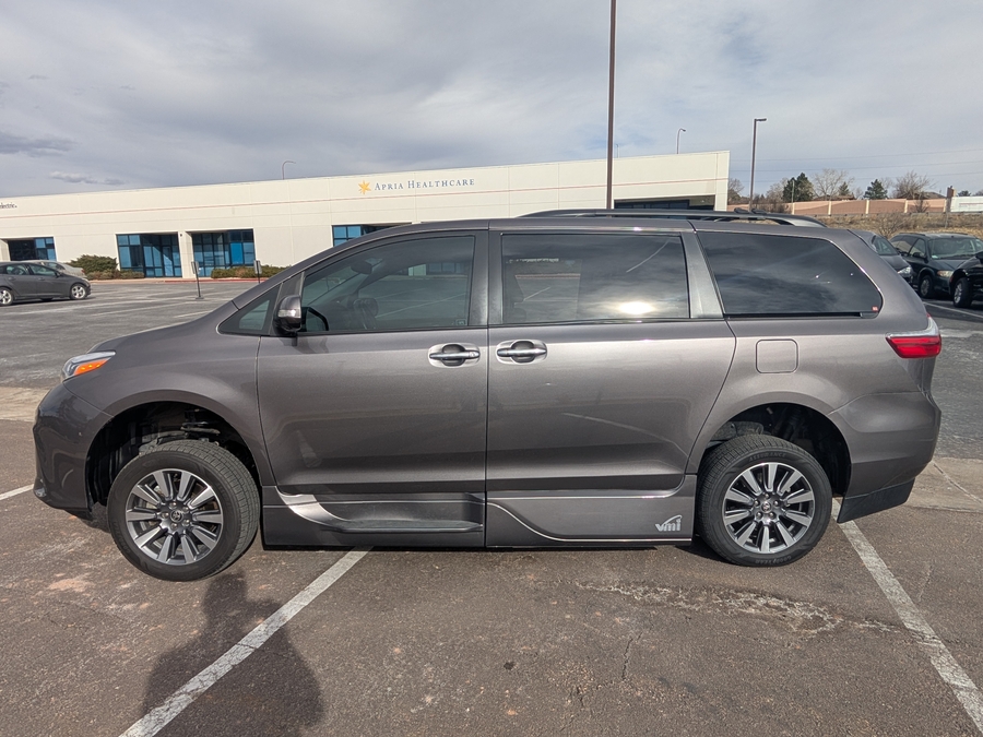 Used 2020 Toyota Sienna Limited - VMI Side Entry Entry In Floor Automatic Ramp
