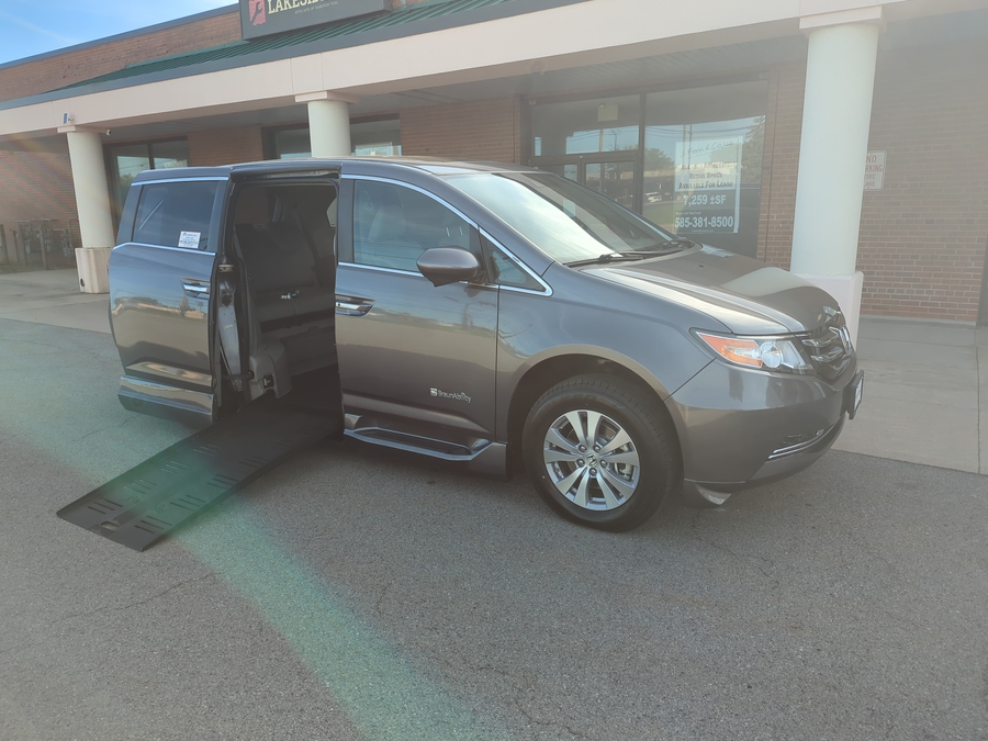 Used 2016 Honda Odyssey EX-L - BraunAbility Side Entry Fold Out Automatic Ramp