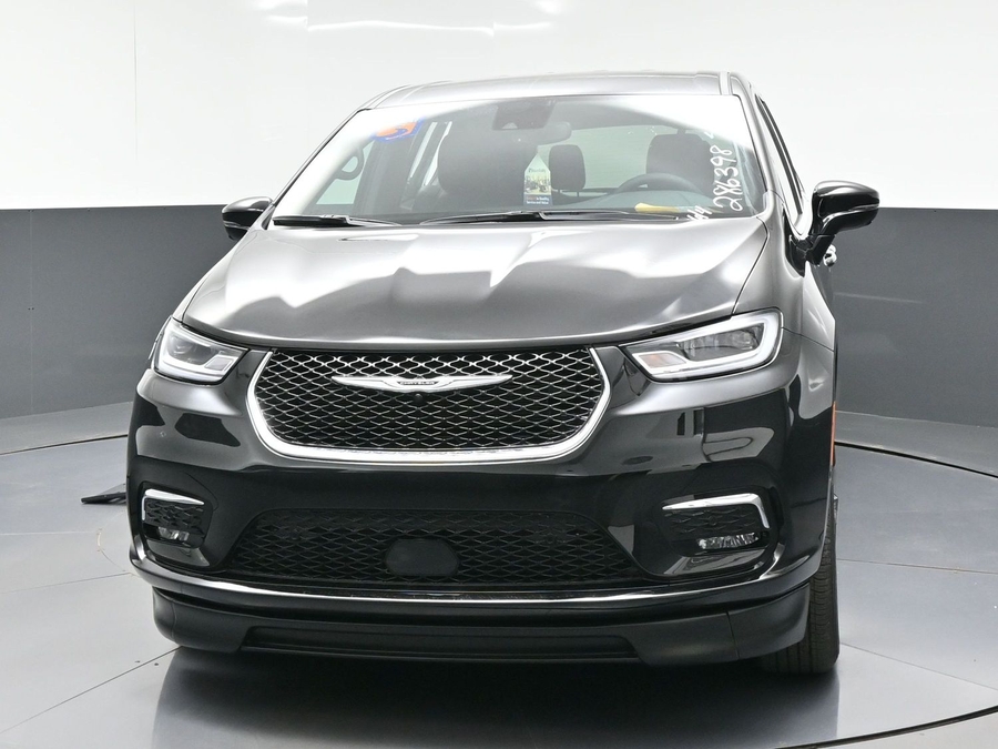 Black Chrysler Pacifica image number 1