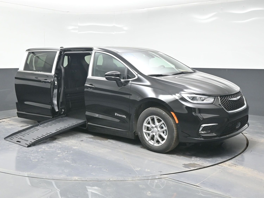 Black Chrysler Pacifica with Side Entry Automatic Fold Out ramp