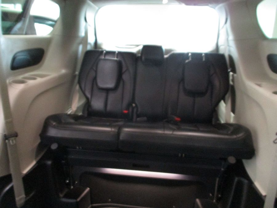 Used 2023 Chrysler Pacifica Touring L - BraunAbility Side Entry Entry Fold Out Automatic Ramp