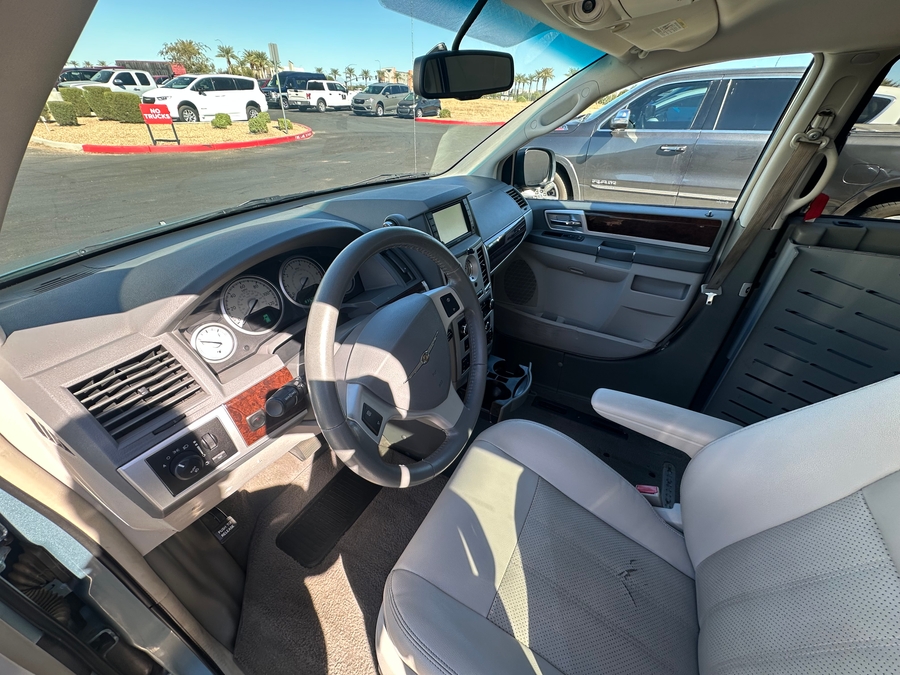 Used 2009 Chrysler Town and Country Touring 25th Anniversary - El Dorado  Entry  Ramp