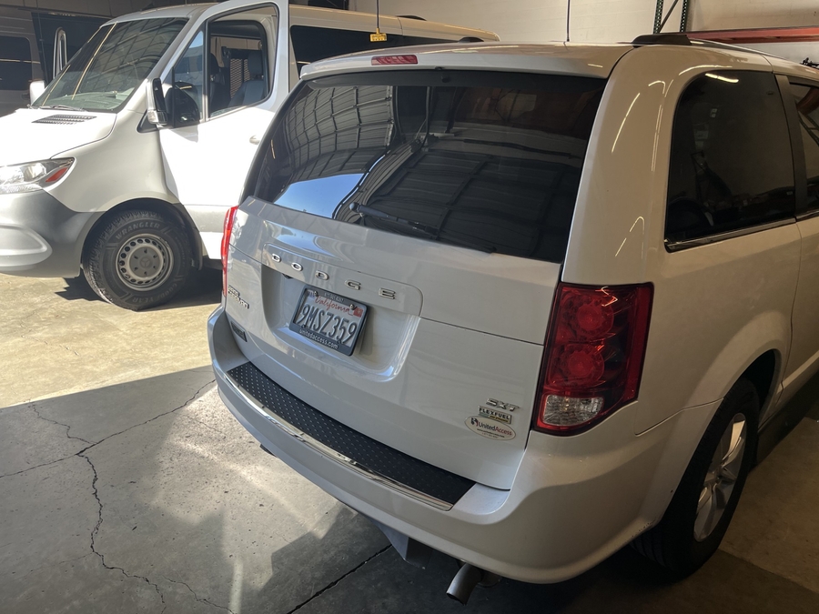 Used 2019 Dodge Grand Caravan SXT - DRIVERGE Side Entry Entry Fold Out Automatic Ramp