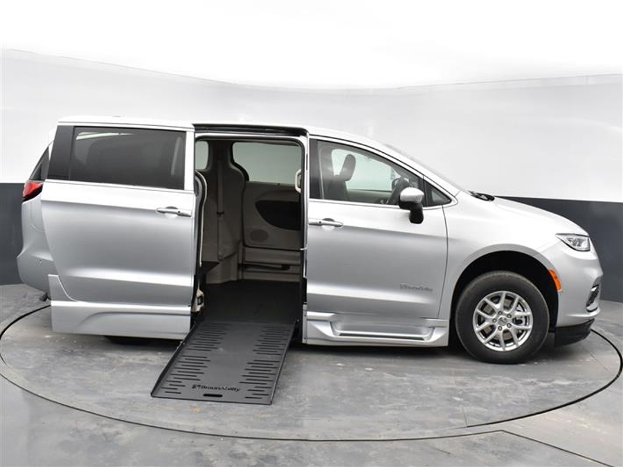 Used 2024 Chrysler Pacifica Touring L - BraunAbility Side Entry Fold Out Automatic Ramp