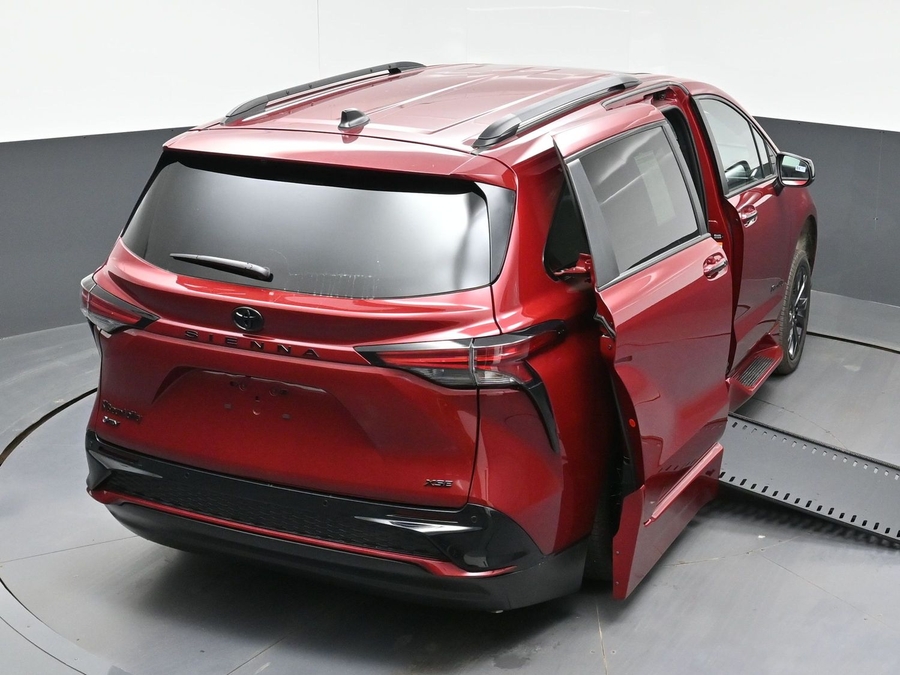 New 2026 Toyota Sienna Hybrid XSE Sport - BraunAbility Side Entry In Floor Automatic Ramp