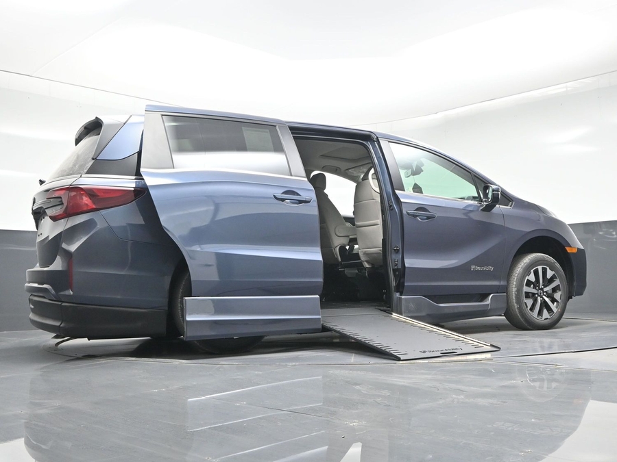New 2026 Honda Odyssey EX-L - BraunAbility Side Entry Entry In Floor Automatic Ramp