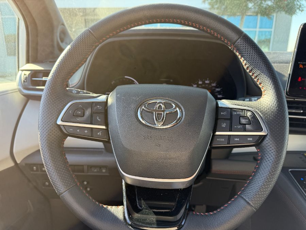2023 TOYOTA SIENNA - Image 17