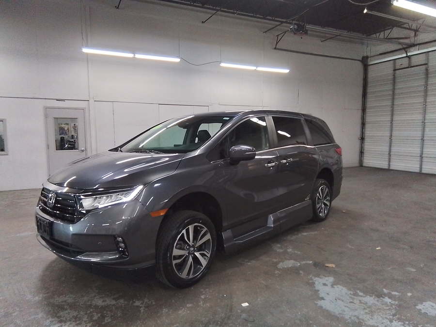 Grey Honda Odyssey image number 2