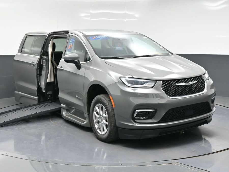 Used 2023 Chrysler Pacifica Touring L - BraunAbility Side Entry Fold Out Automatic Ramp