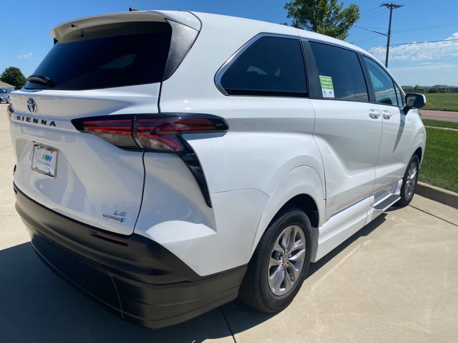 2022 TOYOTA SIENNA - Image 9