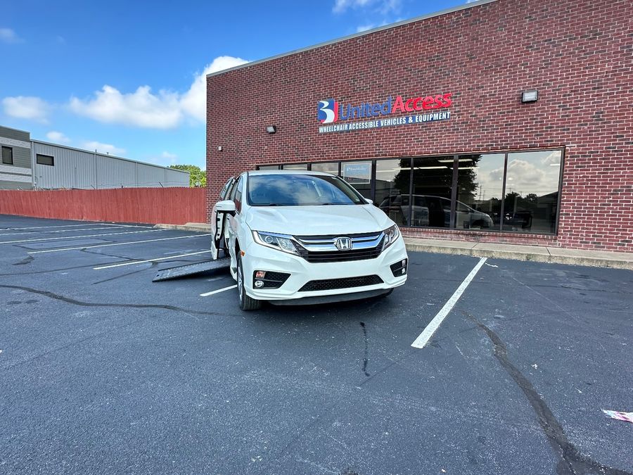 Used 2019 Honda Odyssey EX - BraunAbility Side Entry Entry In Floor Automatic Ramp