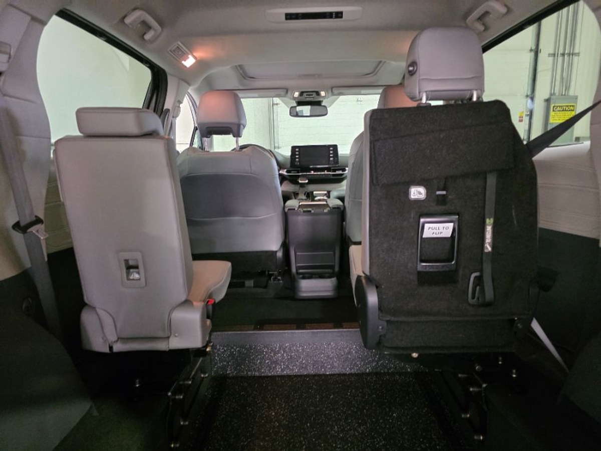 2024 TOYOTA SIENNA - Image 16