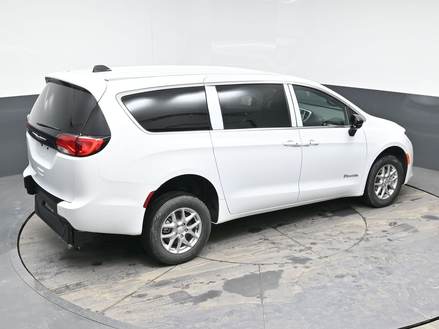 New 2025 Chrysler Voyager LX - BraunAbility Rear Entry Entry Fold Out Manual Ramp