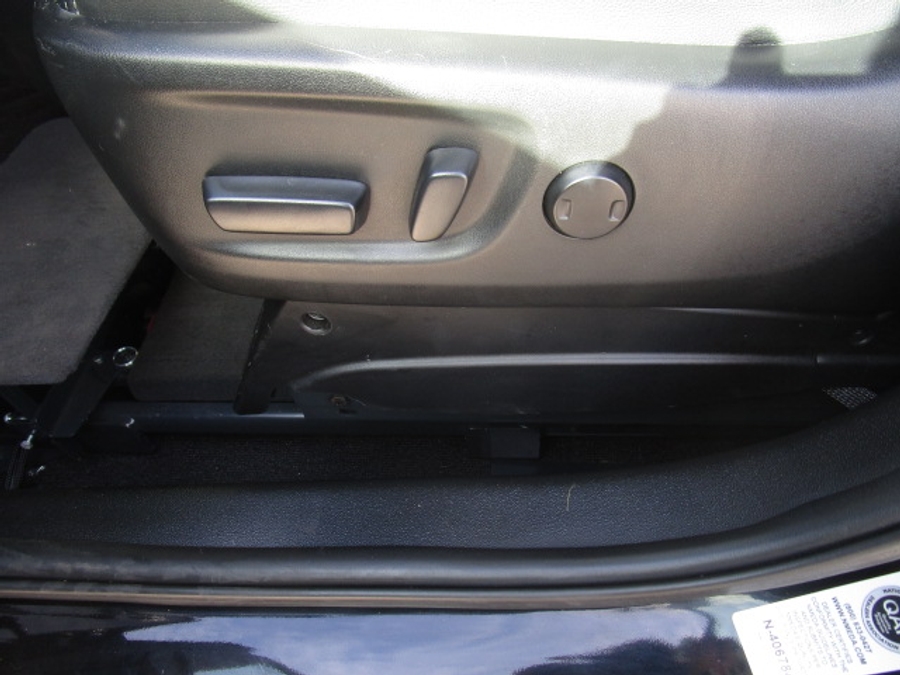 Used 2015 Toyota Sienna SE - VMI Side Entry Entry In Floor Automatic Ramp