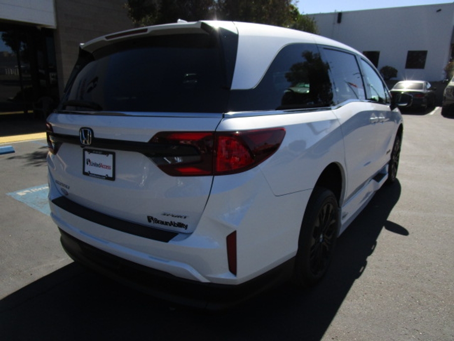 New 2026 Honda Odyssey Sport - BraunAbility Side Entry In Floor Automatic Ramp