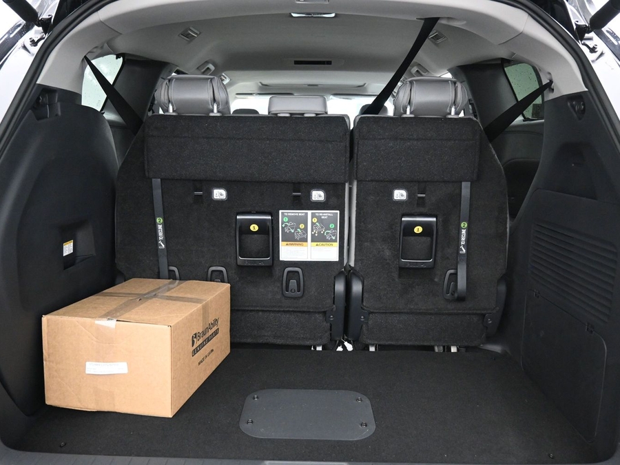 New 2026 Toyota Sienna Hybrid XLE Base - BraunAbility Side Entry Entry Fold Out Automatic Ramp