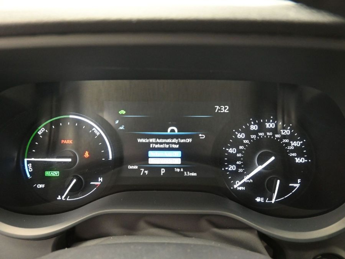 Grey Toyota Sienna image number 10