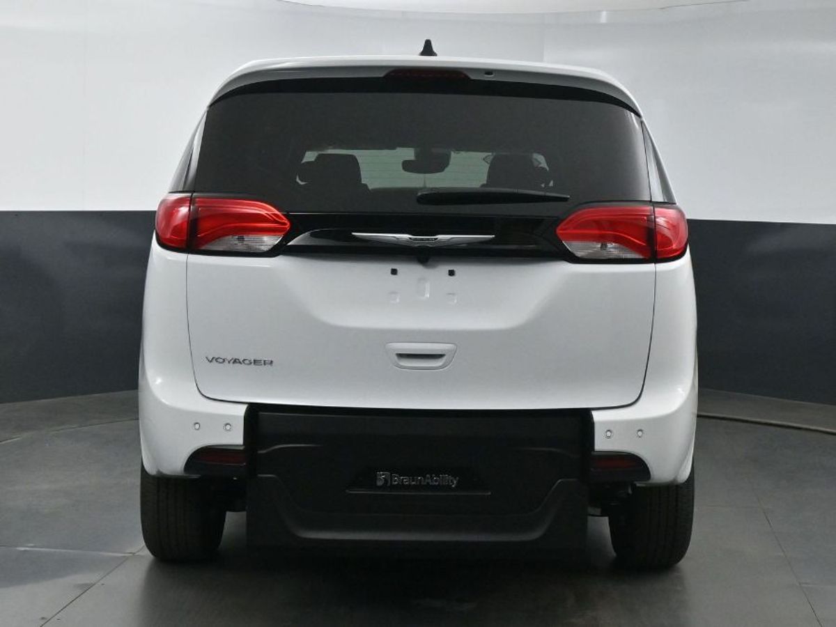 2025 CHRYSLER VOYAGER - Image 6