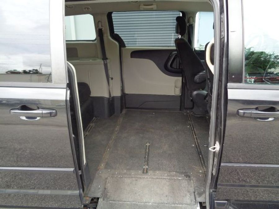 Used 2014 Dodge Grand Caravan SXT - VMI Side Entry Entry In Floor Automatic Ramp